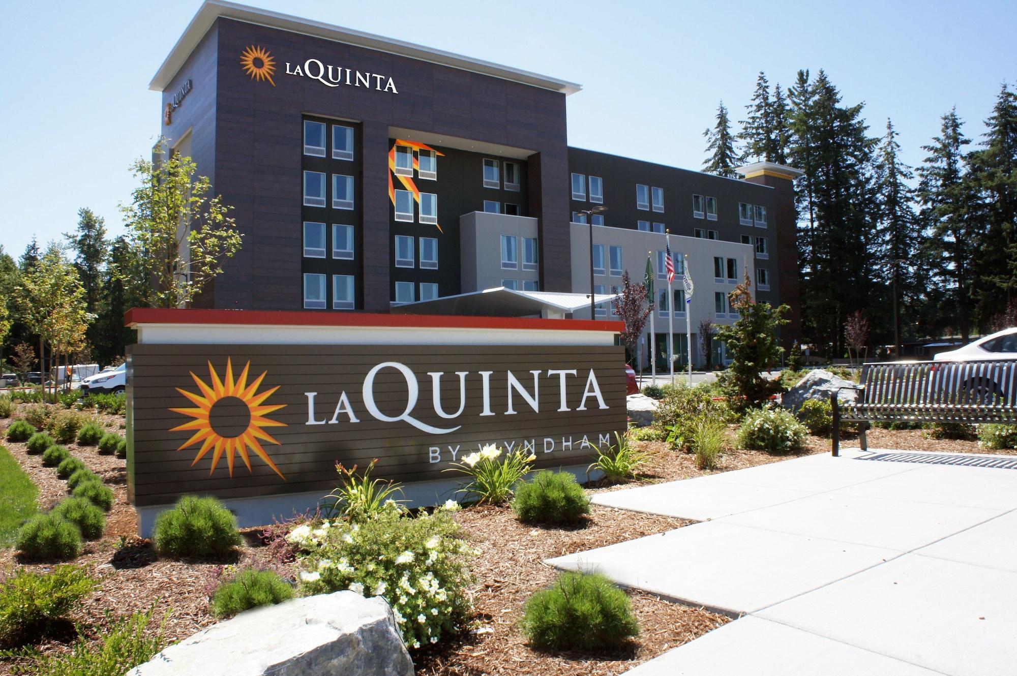 La Quinta Inn & Suites By Wyndham メリーズヴィル エクステリア 写真