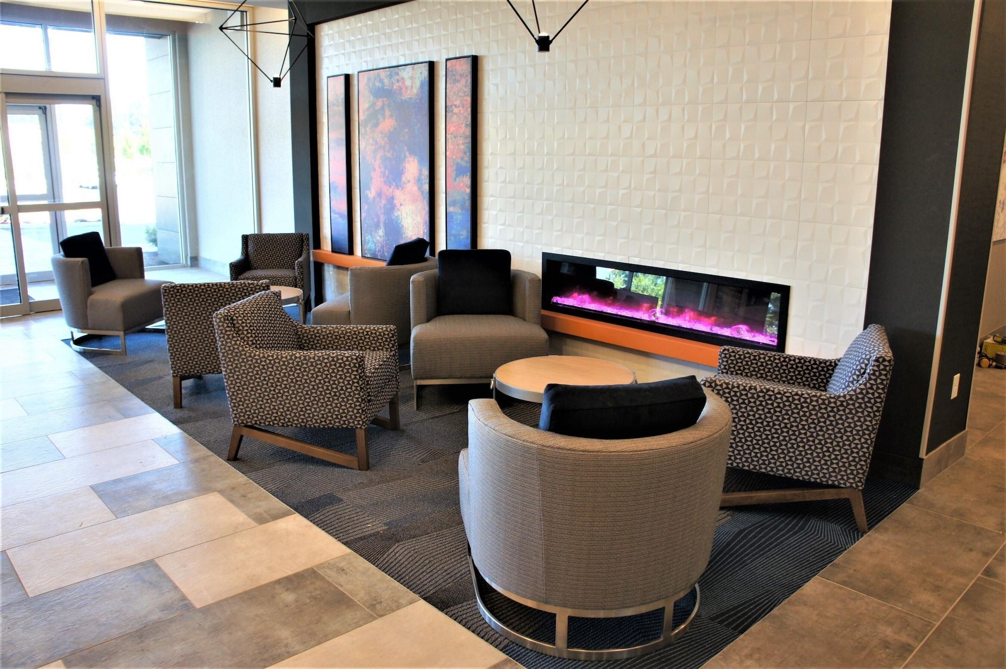 La Quinta Inn & Suites By Wyndham メリーズヴィル エクステリア 写真